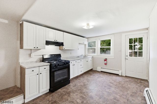 19 Chatham St, North Plainfield Boro, NJ 07060