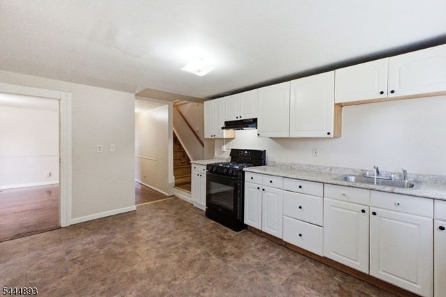 19 Chatham St, North Plainfield Boro, NJ 07060