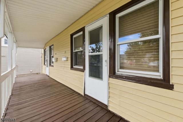 19 Chatham St, North Plainfield Boro, NJ 07060