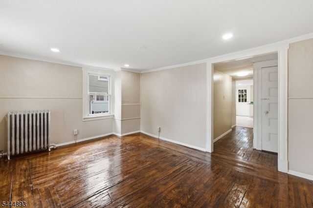 19 Chatham St, North Plainfield Boro, NJ 07060