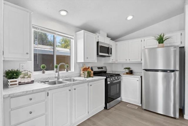 10001 Dunbar 20, El Cajon, CA 92021