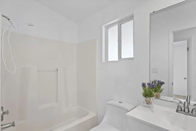 10001 Dunbar 20, El Cajon, CA 92021