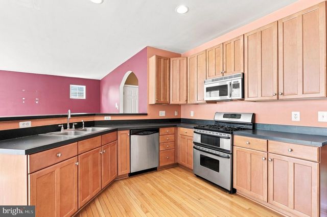 109 BURNLEA RD, Charles Town, WV 25414