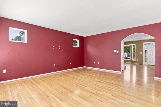 109 BURNLEA RD, Charles Town, WV 25414