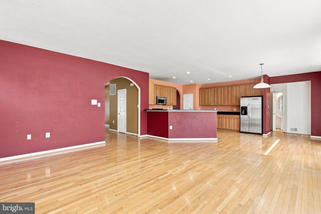 109 BURNLEA RD, Charles Town, WV 25414
