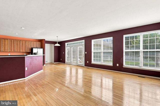 109 BURNLEA RD, Charles Town, WV 25414