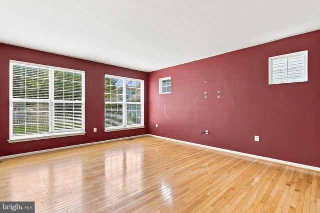 109 BURNLEA RD, Charles Town, WV 25414