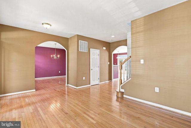 109 BURNLEA RD, Charles Town, WV 25414