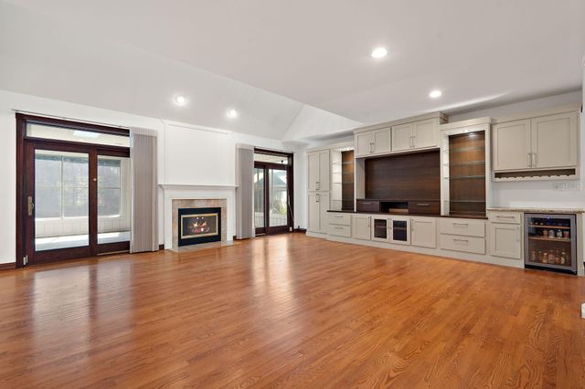 1624 Timberwood Lane, Munster, IN 46321