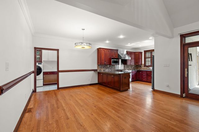 1624 Timberwood Lane, Munster, IN 46321