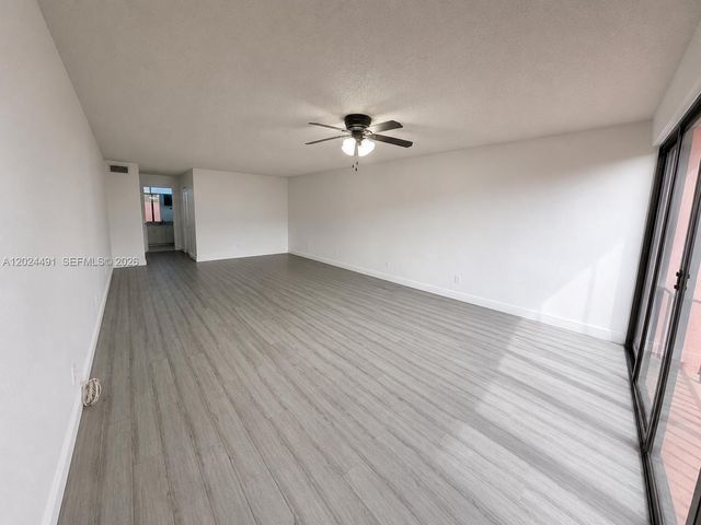 10343 Greenhouse Rd, Pembroke Pines, FL 33026