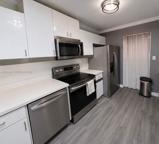 10343 Greenhouse Rd, Pembroke Pines, FL 33026