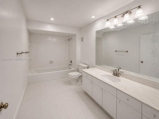 10343 Greenhouse Rd, Pembroke Pines, FL 33026