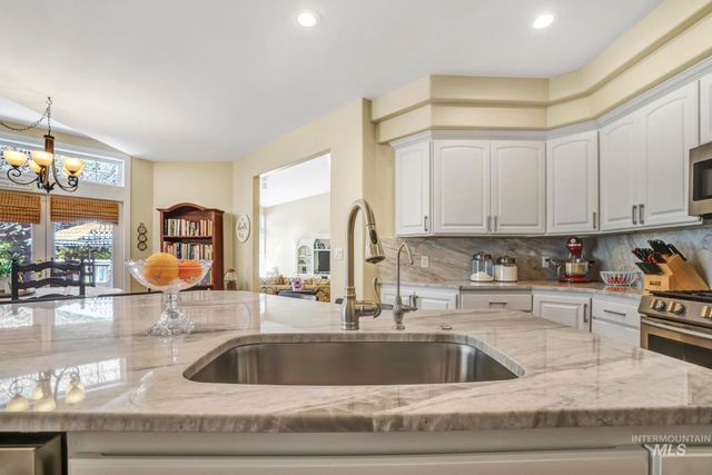 1990 Candleridge Dr, Twin Falls, ID 83301