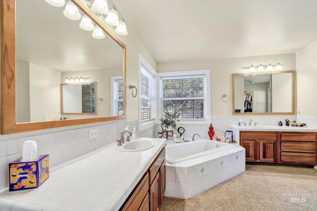 1990 Candleridge Dr, Twin Falls, ID 83301