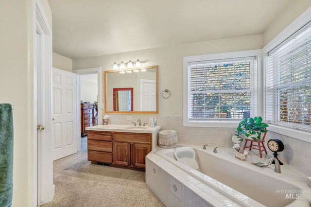 1990 Candleridge Dr, Twin Falls, ID 83301