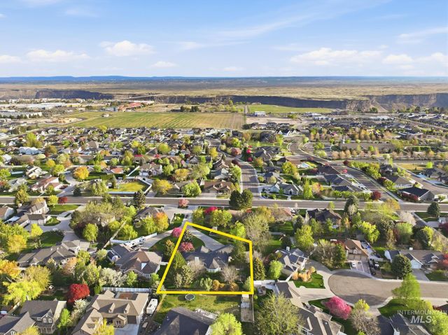 1990 Candleridge Dr, Twin Falls, ID 83301