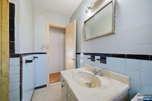 23 Colgate Road, Oakland, NJ 07436