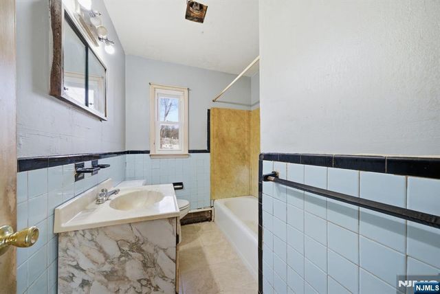 23 Colgate Road, Oakland, NJ 07436