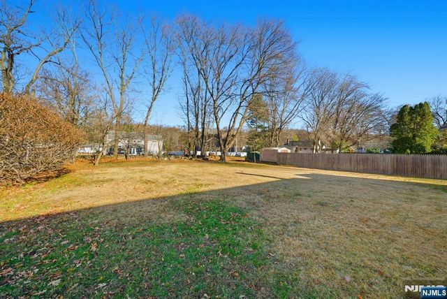 23 Colgate Road, Oakland, NJ 07436