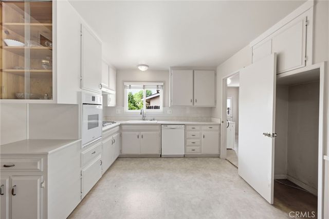 610 Ridgefield Drive, Claremont, CA 91711