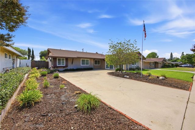 610 Ridgefield Drive, Claremont, CA 91711