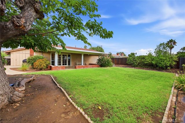 610 Ridgefield Drive, Claremont, CA 91711