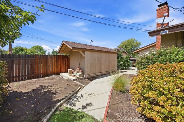 610 Ridgefield Drive, Claremont, CA 91711