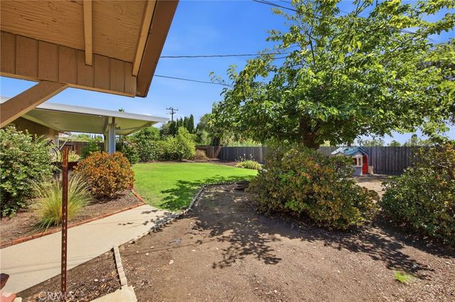 610 Ridgefield Drive, Claremont, CA 91711