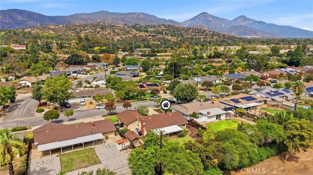 610 Ridgefield Drive, Claremont, CA 91711