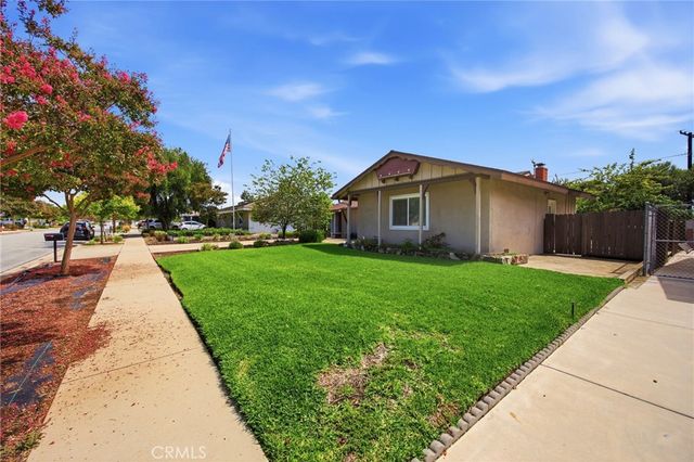 610 Ridgefield Drive, Claremont, CA 91711