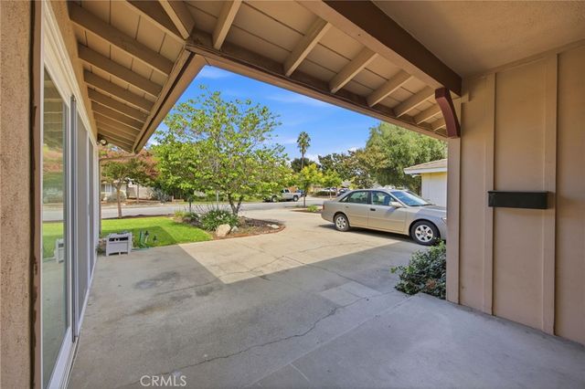 610 Ridgefield Drive, Claremont, CA 91711