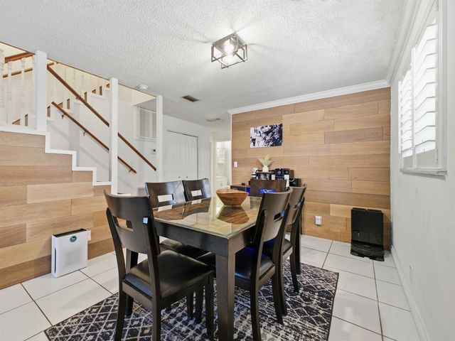 2200 Monroe Street 24, Hollywood, FL 33020