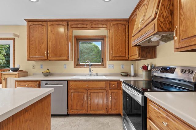 N1357 TUCKAWAY COURT, Greenville, WI 54942