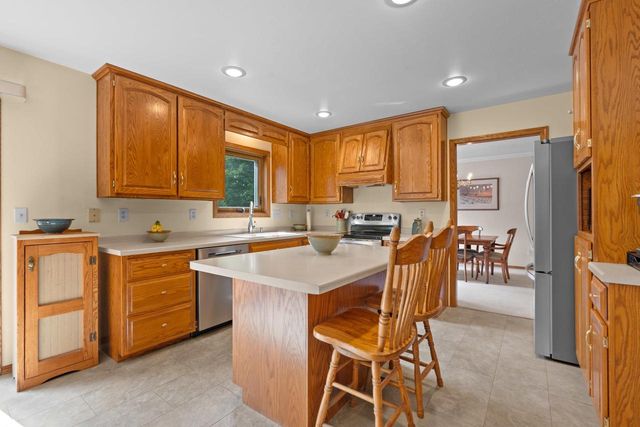 N1357 TUCKAWAY COURT, Greenville, WI 54942