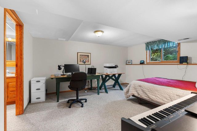 N1357 TUCKAWAY COURT, Greenville, WI 54942