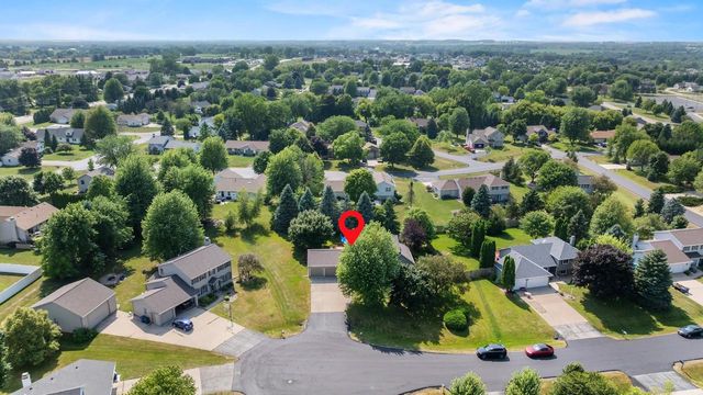 N1357 TUCKAWAY COURT, Greenville, WI 54942