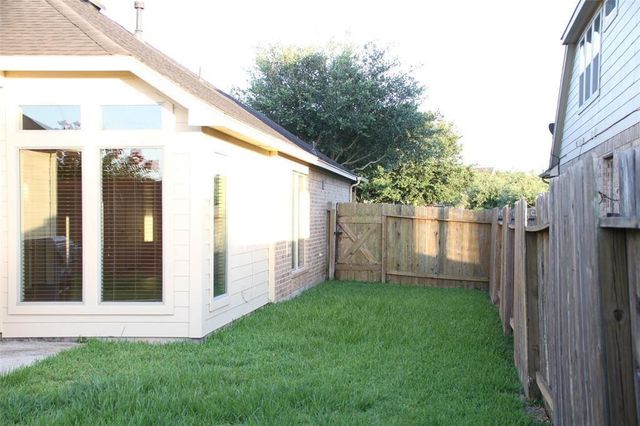 4510 Long Creek Drive, Fresno, TX 77545