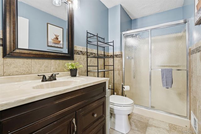 4 Nottingham Circle, Peekskill, NY 10566