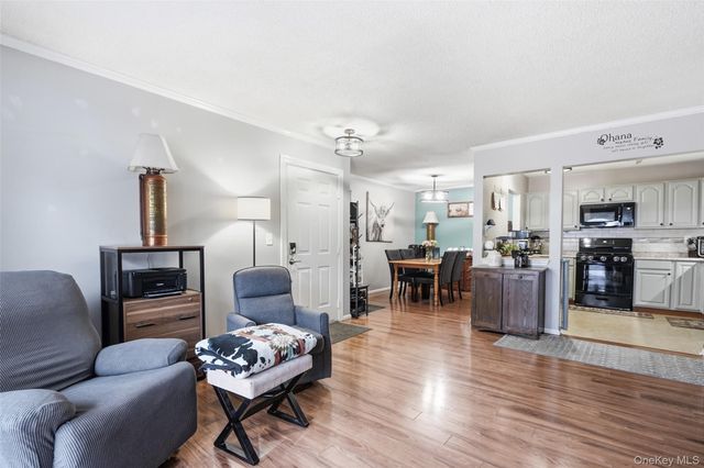 4 Nottingham Circle, Peekskill, NY 10566