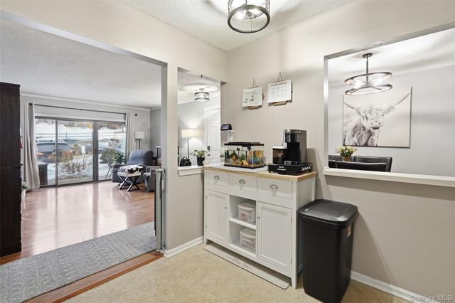 4 Nottingham Circle, Peekskill, NY 10566