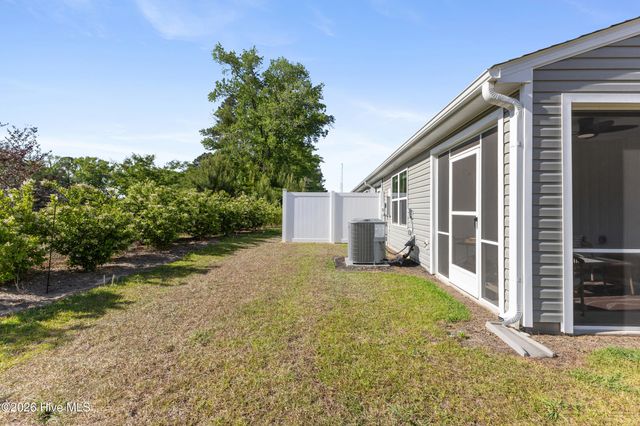 2061 Parow Lane NW, Calabash, NC 28467