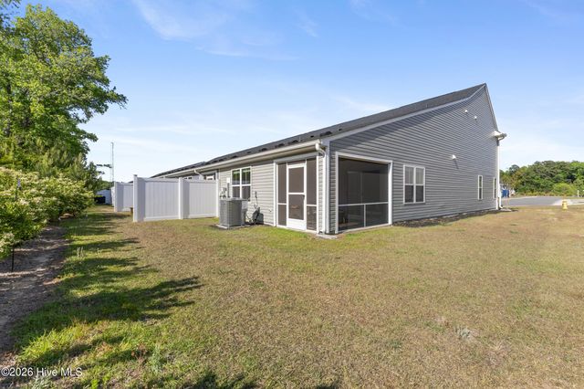 2061 Parow Lane NW, Calabash, NC 28467