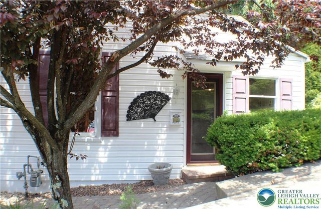 1020 Moravia Street, Lower Saucon Twp, PA 18015