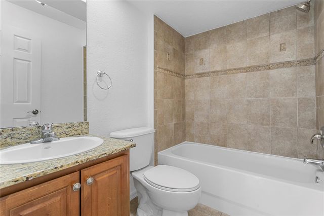 10399 PARADISE BOULEVARD 106B, Treasure Island, FL 33706