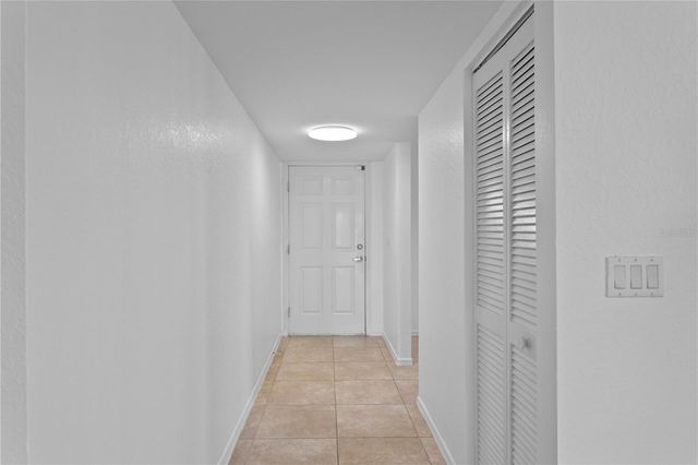 10399 PARADISE BOULEVARD 106B, Treasure Island, FL 33706