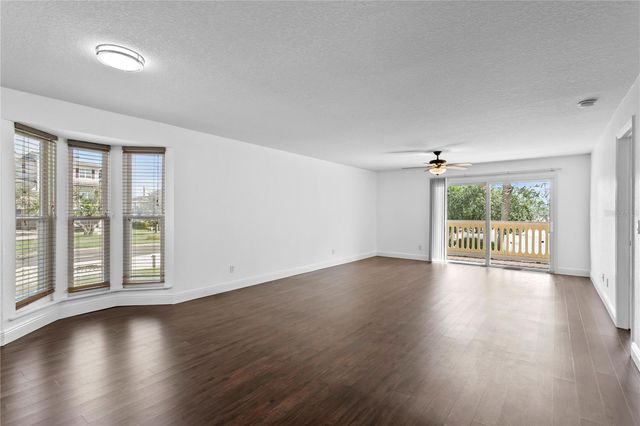 10399 PARADISE BOULEVARD 106B, Treasure Island, FL 33706