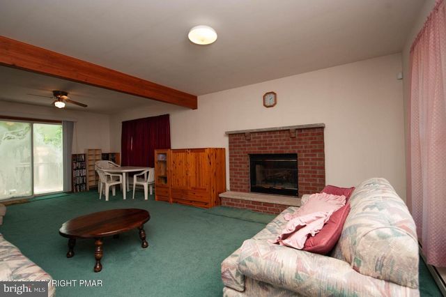 3216 CARLISLE CT, Bushkill, PA 18324