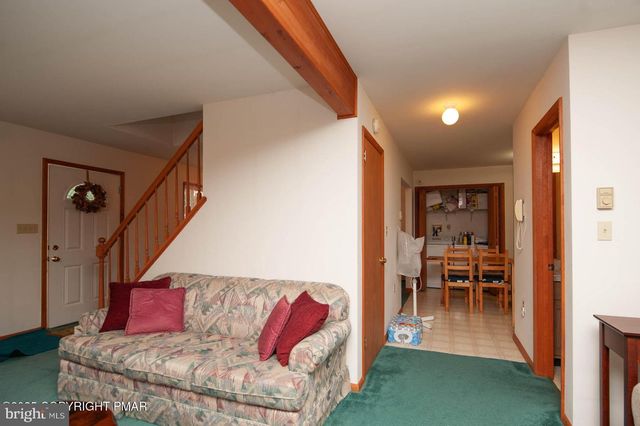 3216 CARLISLE CT, Bushkill, PA 18324