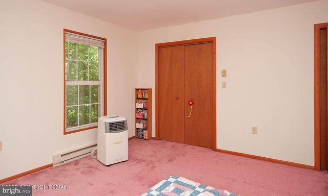 3216 CARLISLE CT, Bushkill, PA 18324